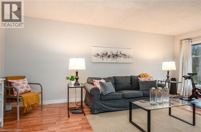 49 Cedarwoods Crescent in Kitchener, ON - Building Photo - Building Photo