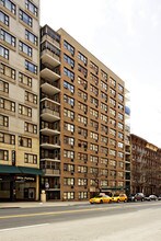 Hanover House in New York, NY - Building Photo - Building Photo