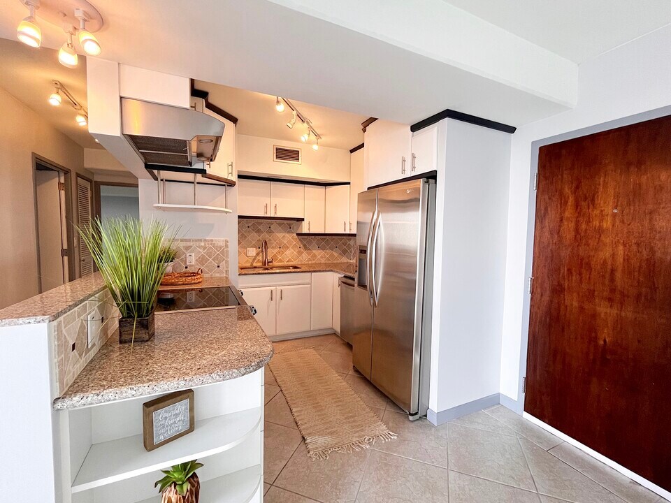 419 Atkinson Dr, Unit 1205 in Honolulu, HI - Building Photo