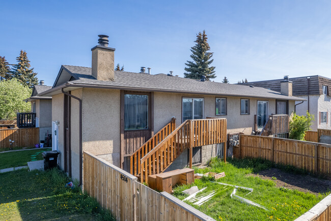 4504 7 Av SE in Calgary, AB - Building Photo - Building Photo