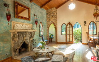 8978 Wonderland Park Ave in Los Angeles, CA - Building Photo - Building Photo