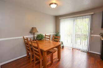 106 Weston Rd in Manchester, NH - Foto de edificio - Building Photo