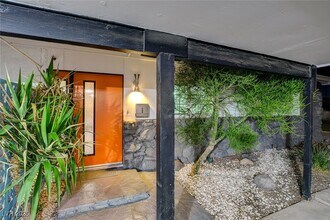 1558 Aztec Way in Las Vegas, NV - Building Photo - Building Photo