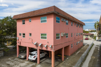 458 SW 9th St in Miami, FL - Building Photo - Building Photo