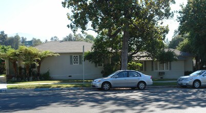 83 Melrose Ave in Pasadena, CA - Foto de edificio - Building Photo