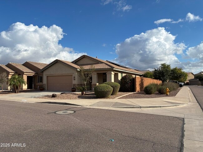 8011 S 70th Dr in Phoenix, AZ - Building Photo - Building Photo