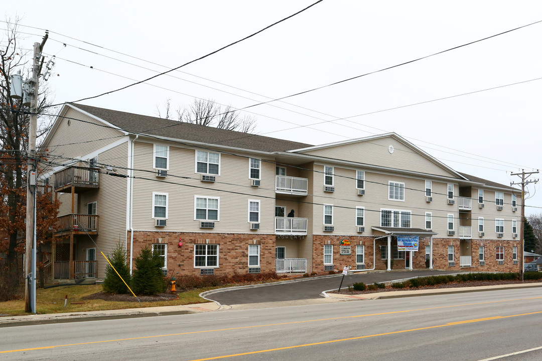 Sunset Woods Apartments in Waukegan, IL - Building Photo