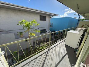 1116 Isenberg St in Honolulu, HI - Building Photo - Building Photo