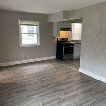 4031 W Fairmount Ave in Milwaukee, WI - Building Photo - Building Photo