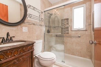 16806 Holly Hill Dr in Cleveland, OH - Building Photo - Building Photo