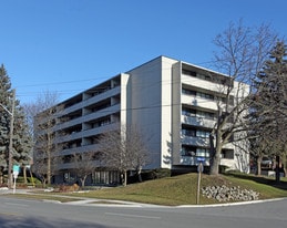 120 Elgin St W in Oshawa, ON - Building Photo