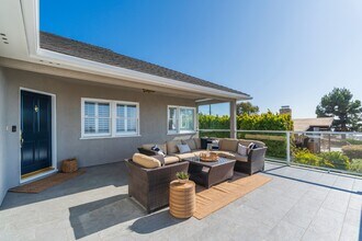 426 Vía La Selva in Redondo Beach, CA - Building Photo - Building Photo