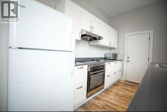 1558 Ontario St in Windsor, ON - Building Photo - Building Photo