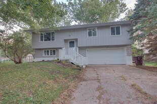 53 Sunny Hill Dr in Orion, IL - Building Photo