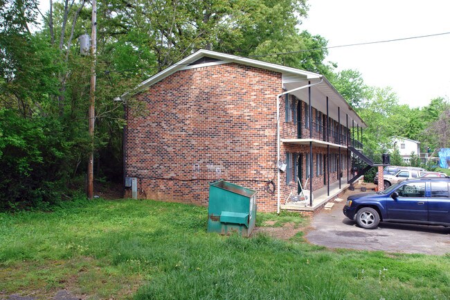 730-746 NW Hiwassee Ave in Cleveland, TN - Foto de edificio - Building Photo