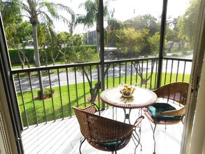 7547 S Oriole Blvd-Unit -201 in Delray Beach, FL - Building Photo - Building Photo