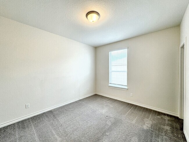 2858 Ridge Berry Rd in New Braunfels, TX - Building Photo - Building Photo