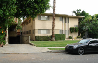 1230 Viola Ave in Glendale, CA - Building Photo - Building Photo