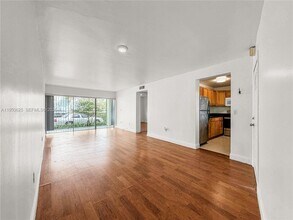 520 NE 38th St in Miami, FL - Building Photo - Building Photo