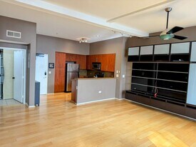 120 Island Ave in San Diego, CA - Building Photo