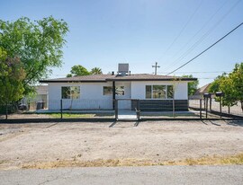 200 Van Buren St in Taft, CA - Building Photo
