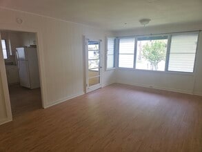 2405 Myrtle St in Honolulu, HI - Foto de edificio - Building Photo