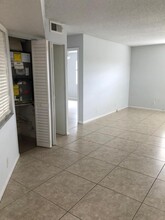 333 SW 86th Ave, Unit 202 in Pembroke Pines, FL - Building Photo - Building Photo