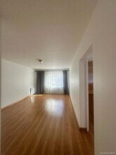 20-26 Menahan St in Queens, NY - Foto de edificio - Building Photo