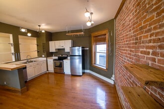 1210 E Colfax Ave, Unit 405 in Denver, CO - Foto de edificio - Building Photo