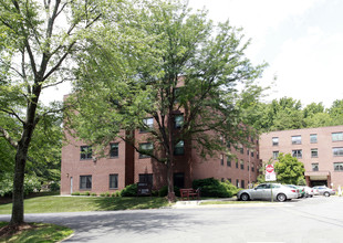 Burke Lake Gardens in Burke, VA - Building Photo - Building Photo