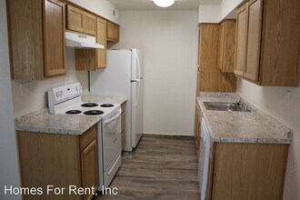1704 W Olive Ave in Porterville, CA - Building Photo - Building Photo
