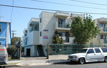 2769 San Marino St in Los Angeles, CA - Building Photo - Building Photo