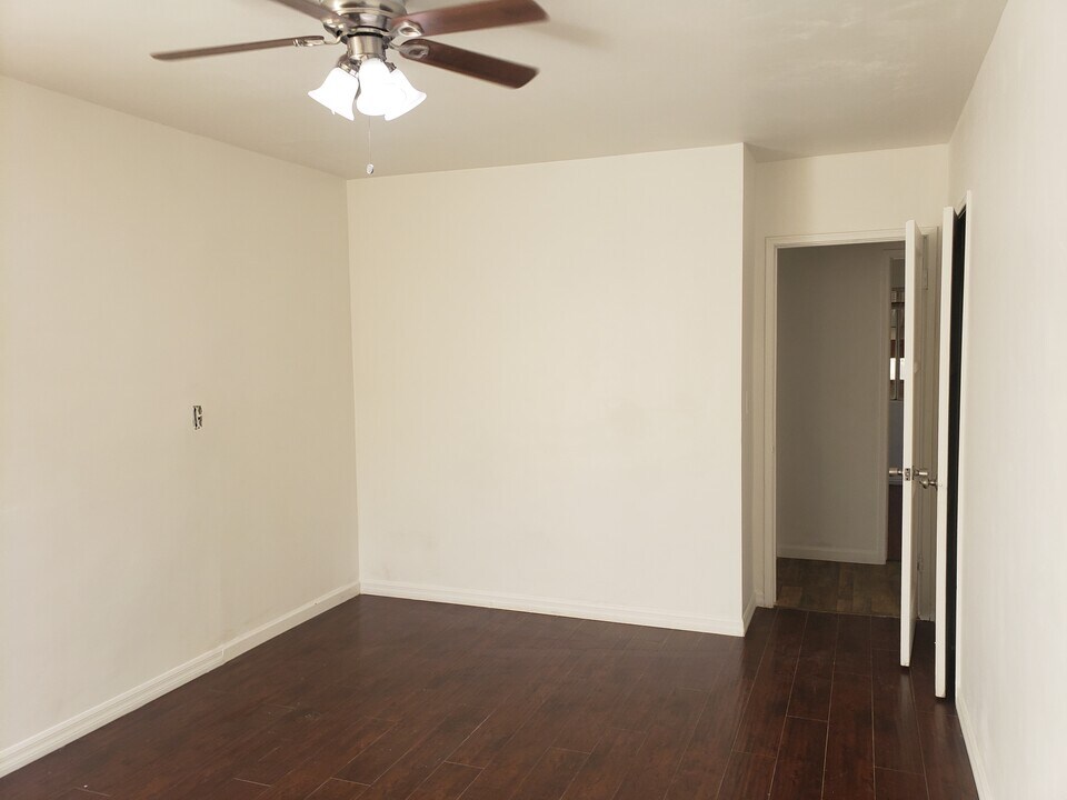 12818 Woodcock Ave in Los Angeles, CA - Building Photo