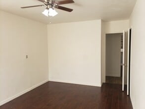 12818 Woodcock Ave in Los Angeles, CA - Building Photo - Building Photo