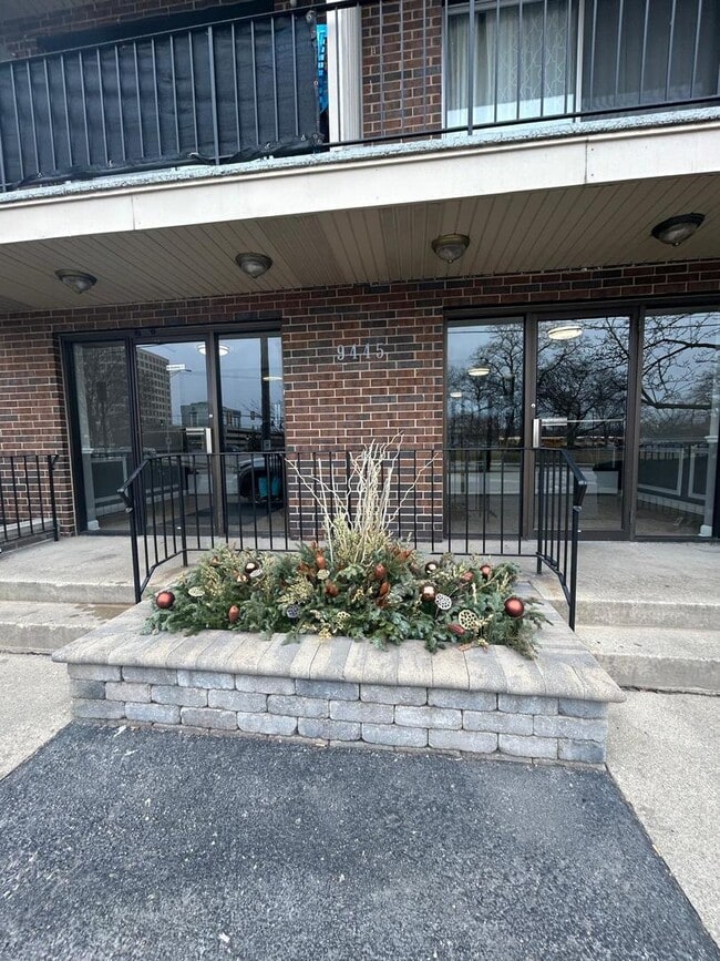 9445 Kenton Ave in Skokie, IL - Building Photo - Building Photo