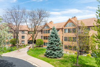 Minnesota Valley Country Club Condos in Minneapolis, MN - Building Photo - Building Photo