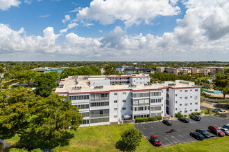 Sapphire Condominium in Lauderdale Lakes, FL - Building Photo - Building Photo