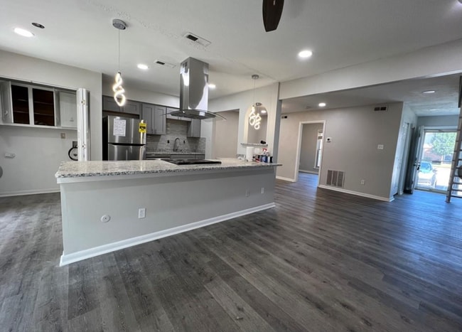 5025 Eaton Ct in Virginia Beach, VA - Building Photo - Building Photo