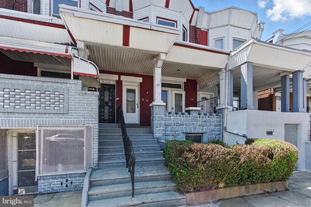 428 S 56th St in Philadelphia, PA - Building Photo