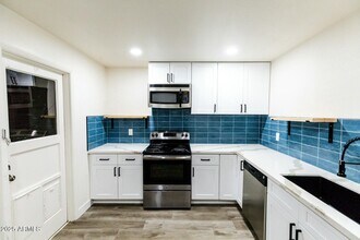 2016 S Granada Dr in Tempe, AZ - Building Photo - Building Photo