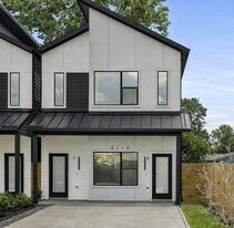 8114 Double in Houston, TX - Building Photo