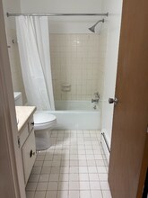 695 Capital Ave NE in Battle Creek, MI - Building Photo - Building Photo