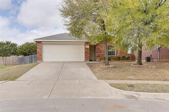 8541 Hawks Nest Dr in Fort Worth, TX - Building Photo - Building Photo