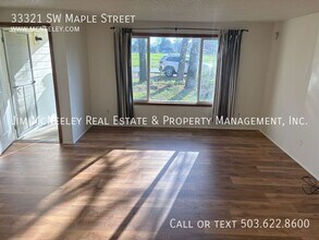 33321 SW Maple St in Scappoose, OR - Building Photo - Building Photo