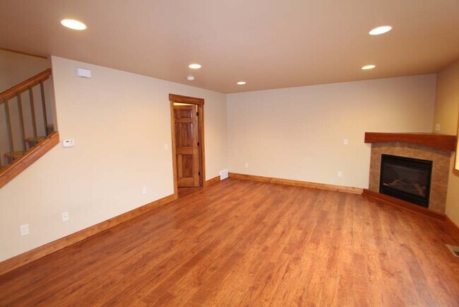 2027 Lakehills Dr, Unit 2027 in Billings, MT - Building Photo - Building Photo