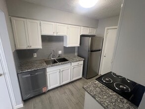 10410 Kirkglen Dr in Houston, TX - Building Photo - Building Photo