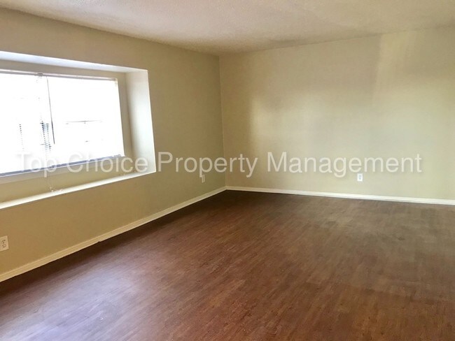 2404 N Reeves Ave-Unit -7 in Oklahoma City, OK - Building Photo - Building Photo