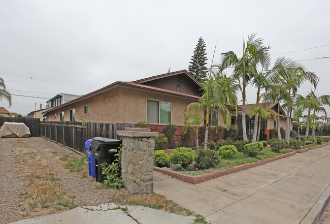 6868-6876 Amherst St in San Diego, CA - Building Photo - Building Photo