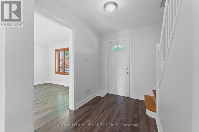 1350 Leaside Ave in Ottawa, ON - Building Photo - Building Photo