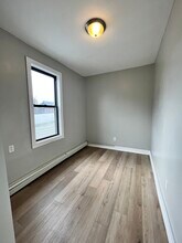 120 Randolph Ave, Unit 1R in Jersey City, NJ - Foto de edificio - Building Photo